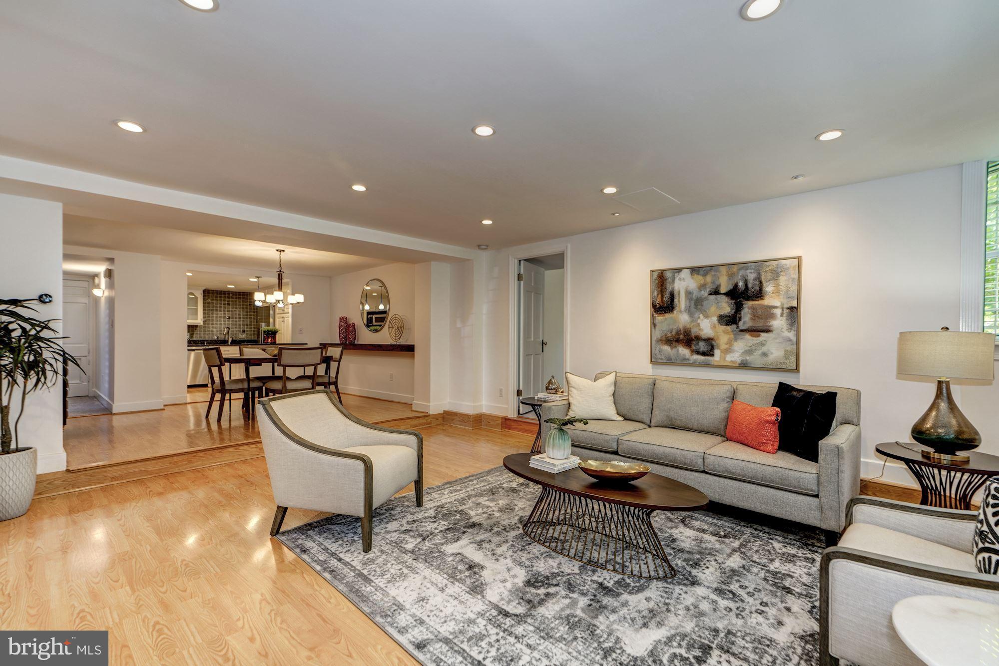 2205 California Street Northwest, Unit 2 Washington, DC 20008 - Photo 7 of 26 Living Room