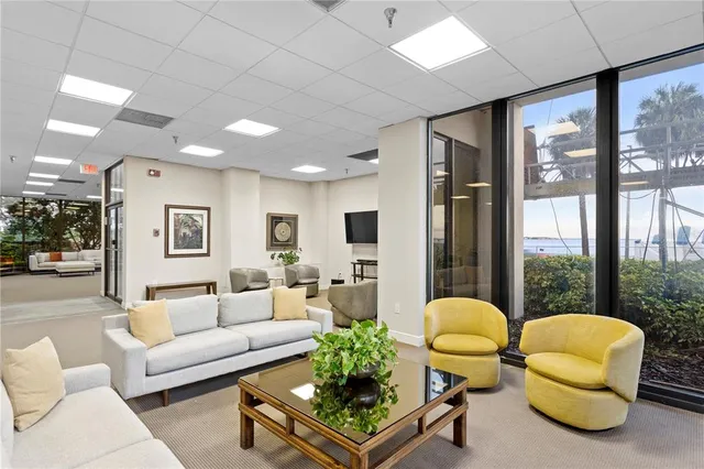 $749,500 | 2413 Bayshore Boulevard, Unit 1504, Tampa, FL 33629