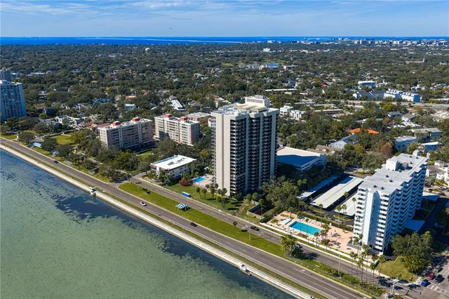 $749,500 | 2413 Bayshore Boulevard, Unit 1504, Tampa, FL 33629