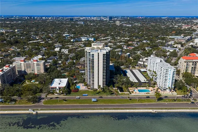 $749,500 | 2413 Bayshore Boulevard, Unit 1504, Tampa, FL 33629