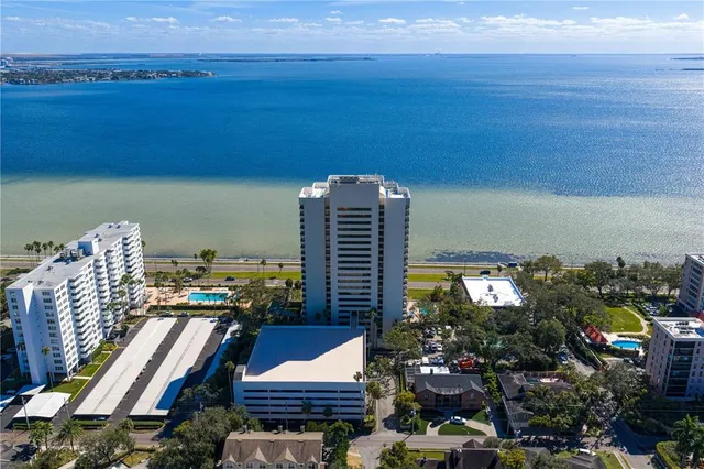 $749,500 | 2413 Bayshore Boulevard, Unit 1504, Tampa, FL 33629