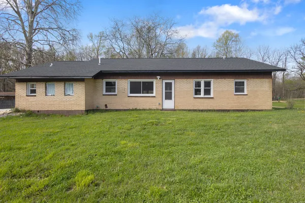 $220,000 | 52933 68th Avenue, Lawrence, MI 49064