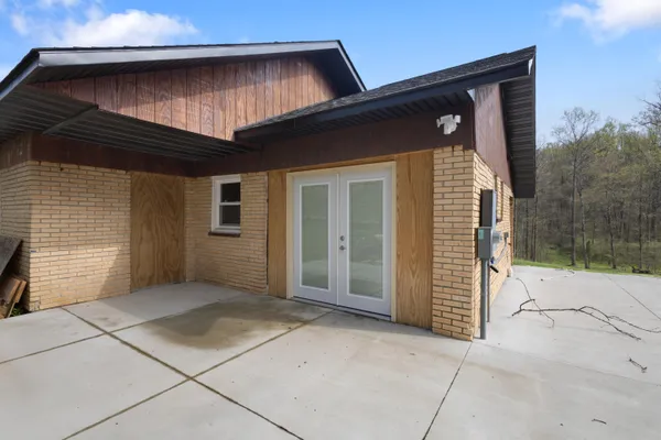 $220,000 | 52933 68th Avenue, Lawrence, MI 49064