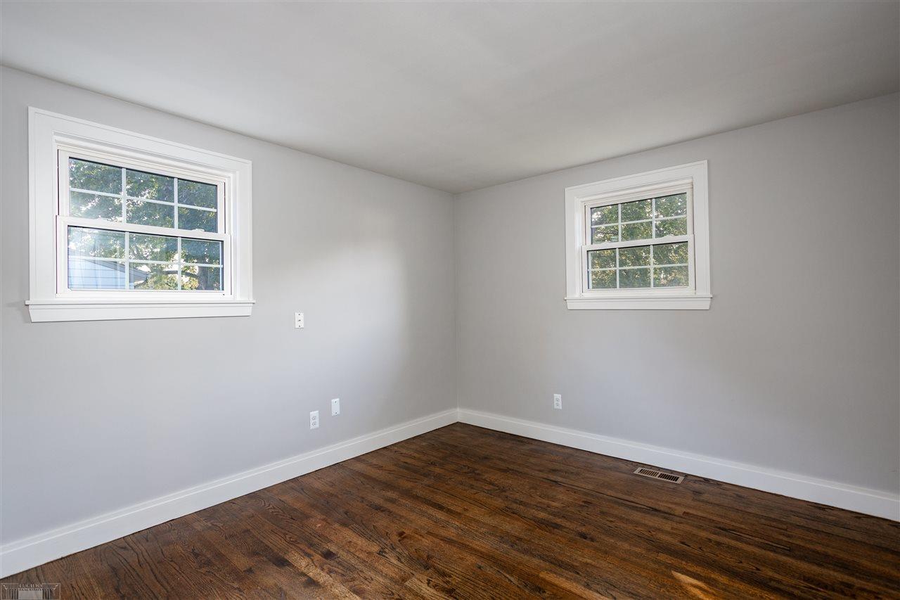 1083 Canterbury Road Grosse Pointe Woods, MI 48236 - Photo 22 of 38