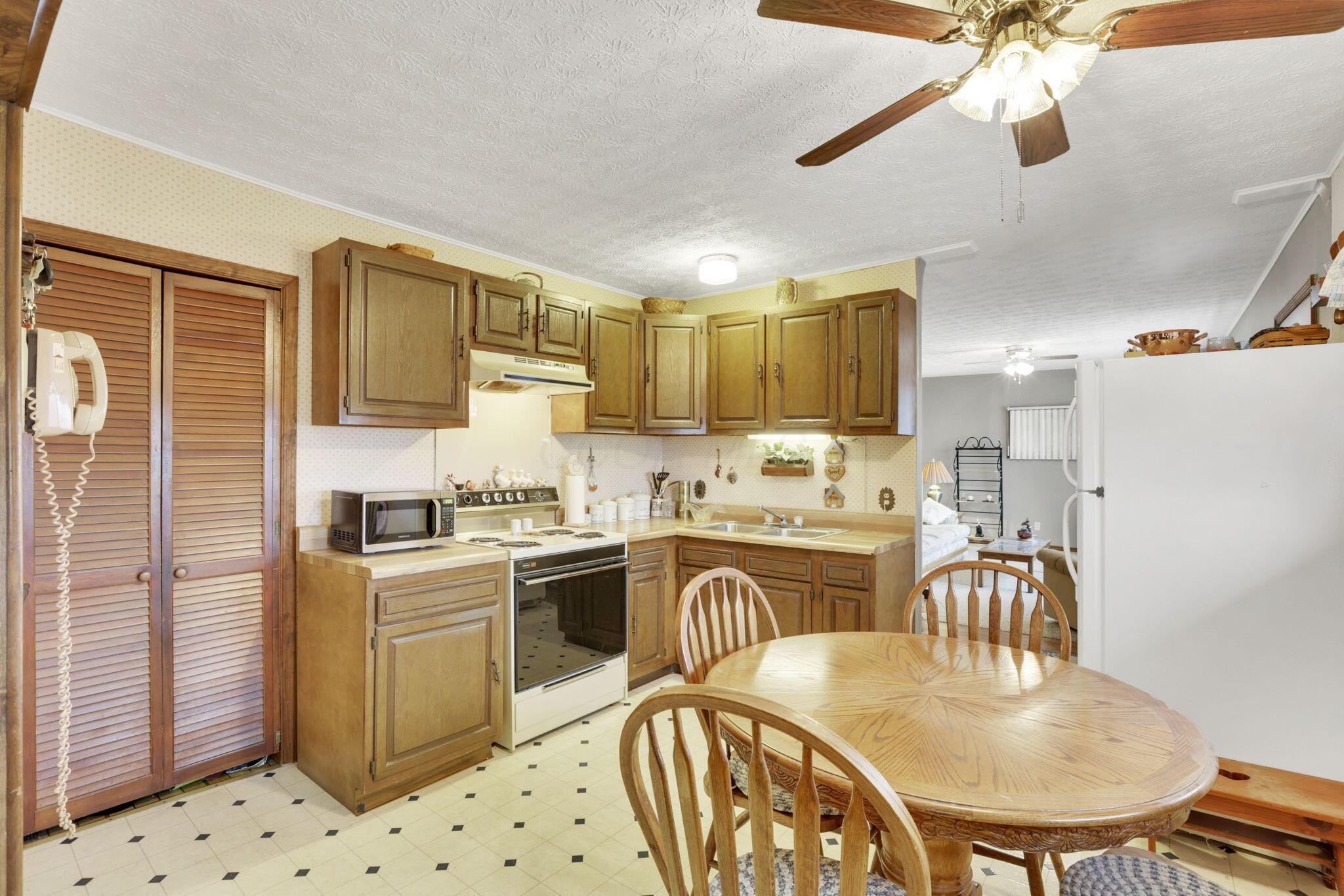 1140 Mill Road Circleville, OH 43113 - Photo 13 of 42 12-web-or-mls-939A0577