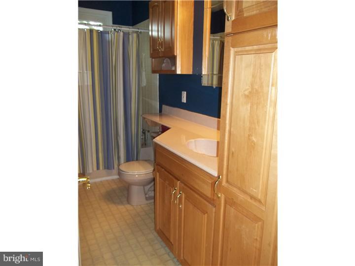 940 Temple Road Pottstown, PA 19465 - Photo 8 of 25 Bathroom