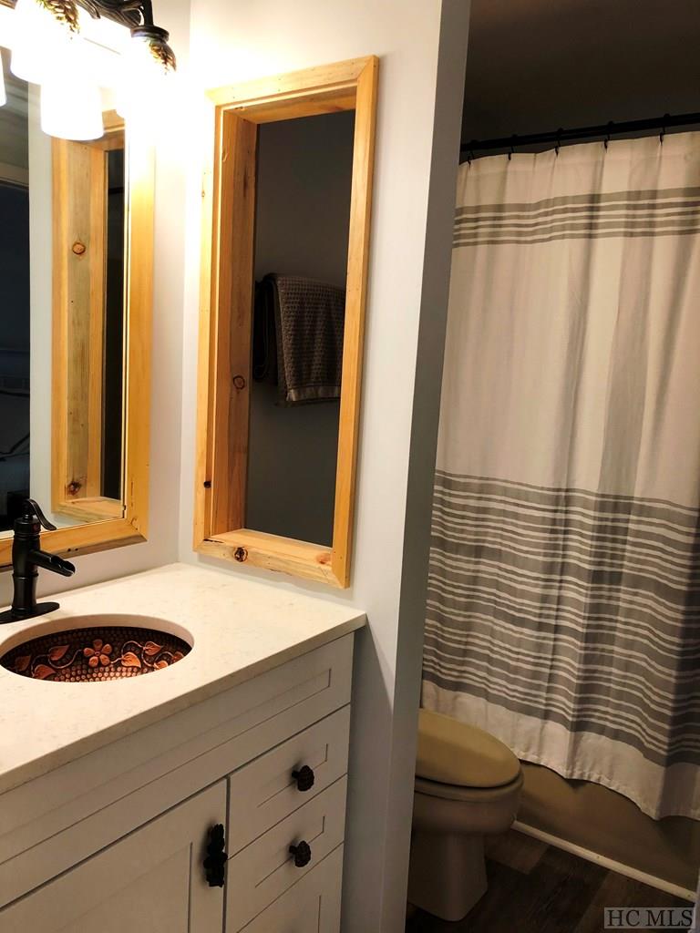 81-37 Emerald Ridge Road, Unit 37 Sapphire, NC 28774 - Photo 12 of 19 Gallery Image 12