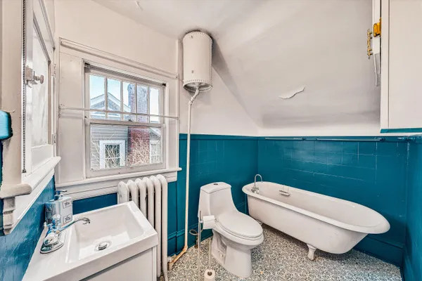 $280,900 | 2127 Denniston Avenue Southwest, Roanoke, VA 24015