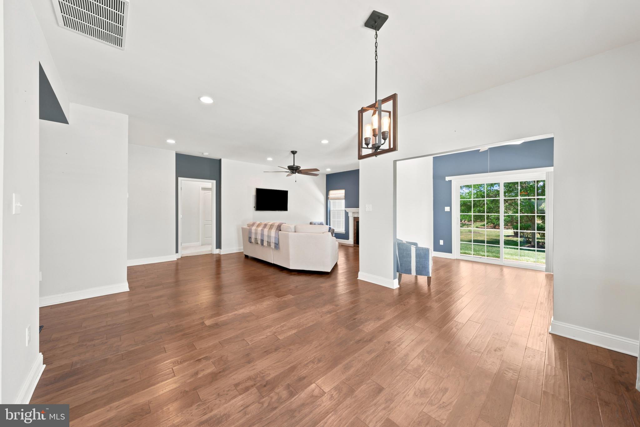 118 Field Loop Glassboro, NJ 08028 - Photo 16 of 34 Dining Room