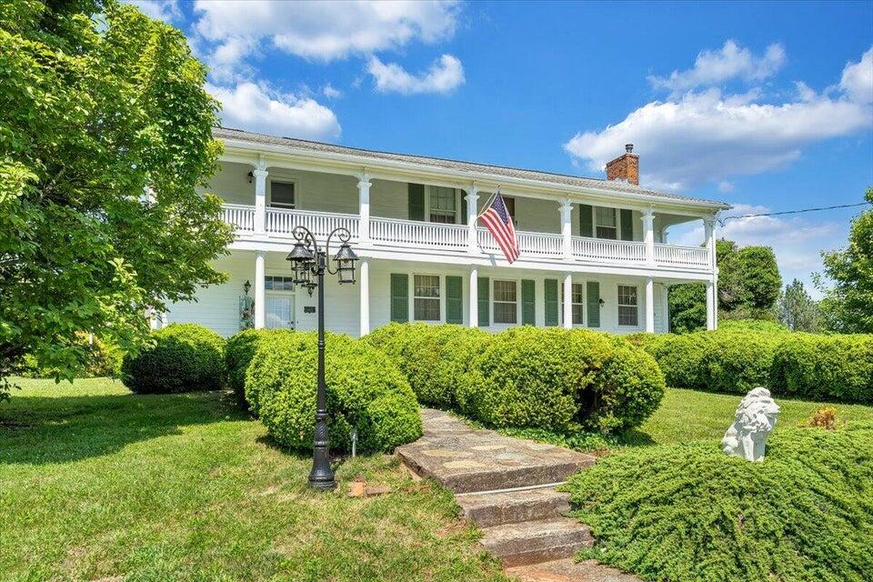 4829 Truevine Road Glade Hill, VA 24092 - Photo 2 of 57 20240522201405095561000000-o
