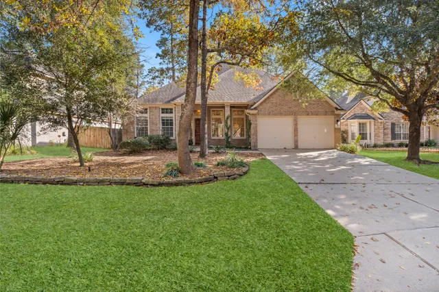 $500,000 | 35 Valley Mead Place, The Woodlands, TX 77384