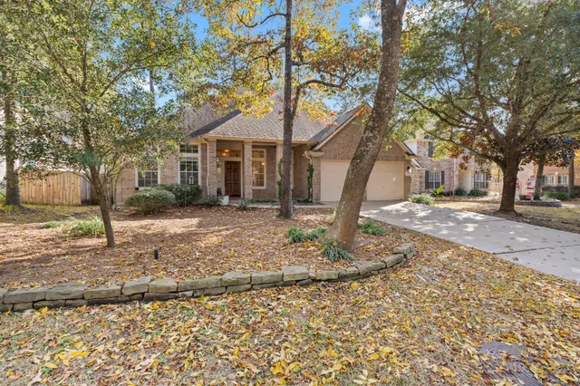 $500,000 | 35 Valley Mead Place, The Woodlands, TX 77384