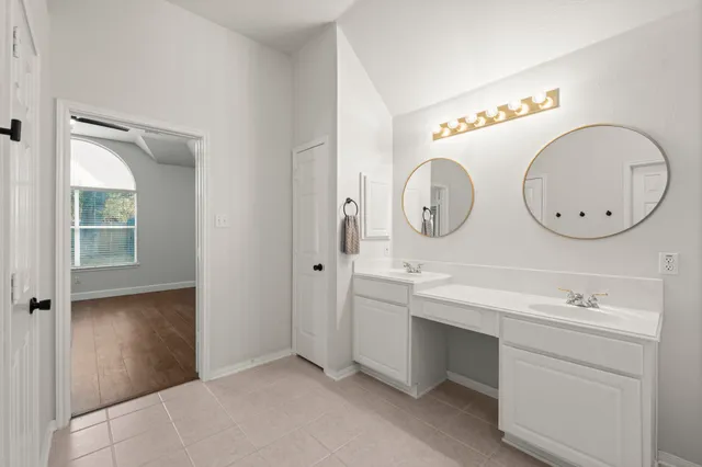 $500,000 | 35 Valley Mead Place, The Woodlands, TX 77384