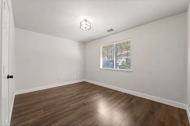 $500,000 | 35 Valley Mead Place, The Woodlands, TX 77384