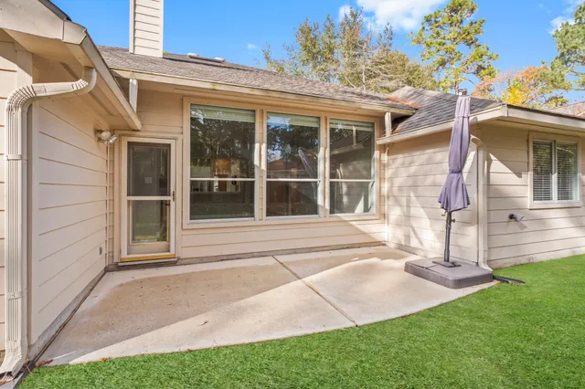 $500,000 | 35 Valley Mead Place, The Woodlands, TX 77384