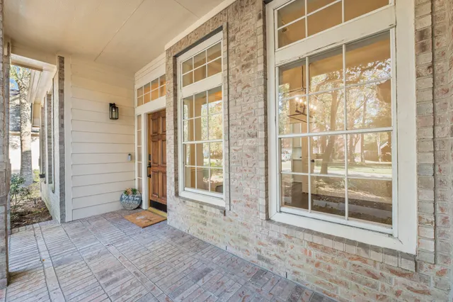 $500,000 | 35 Valley Mead Place, The Woodlands, TX 77384