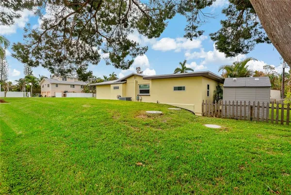 $3,650 | 1675 Blakemore Lane, Sarasota, FL 34231