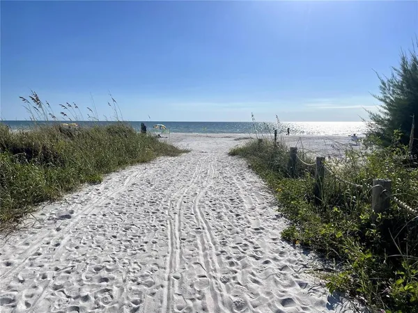 $3,650 | 1675 Blakemore Lane, Sarasota, FL 34231
