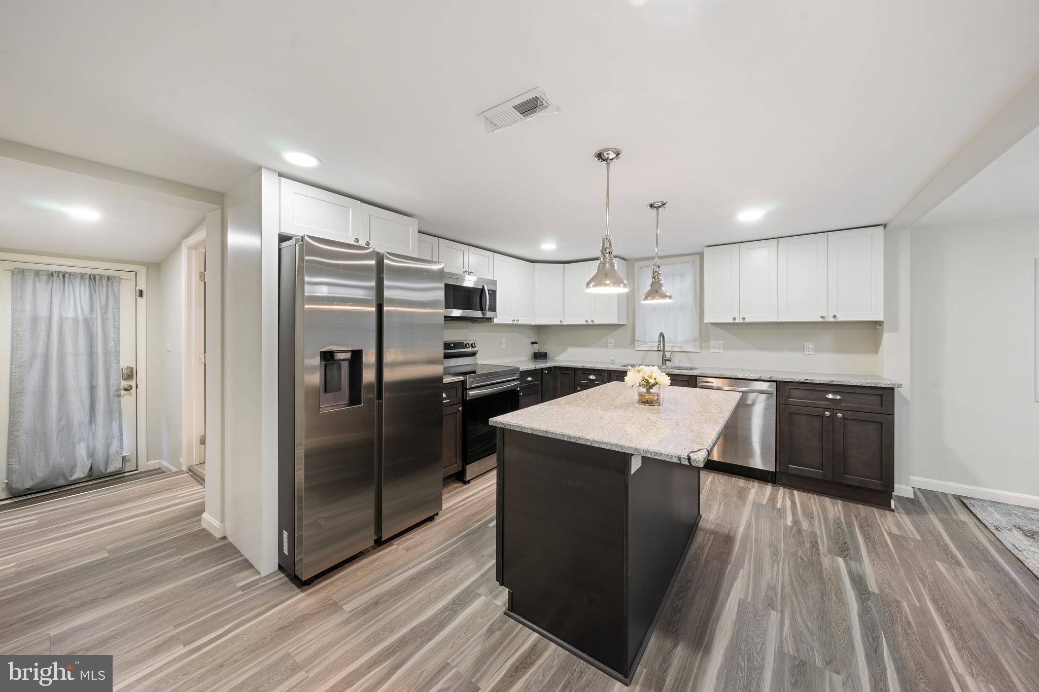 42983 St Johns Road Hollywood, MD 20636 - Photo 3 of 20 Kitchen with Granite and SS Appliances