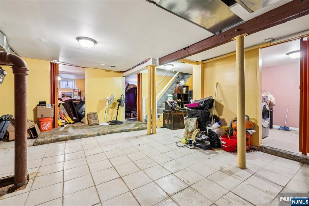 28 Scheerer Avenue Newark, NJ 07112 - Photo 35 of 39