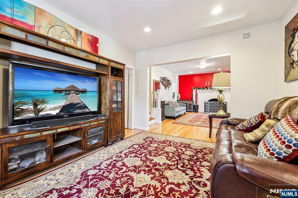 28 Scheerer Avenue Newark, NJ 07112 - Photo 8 of 39