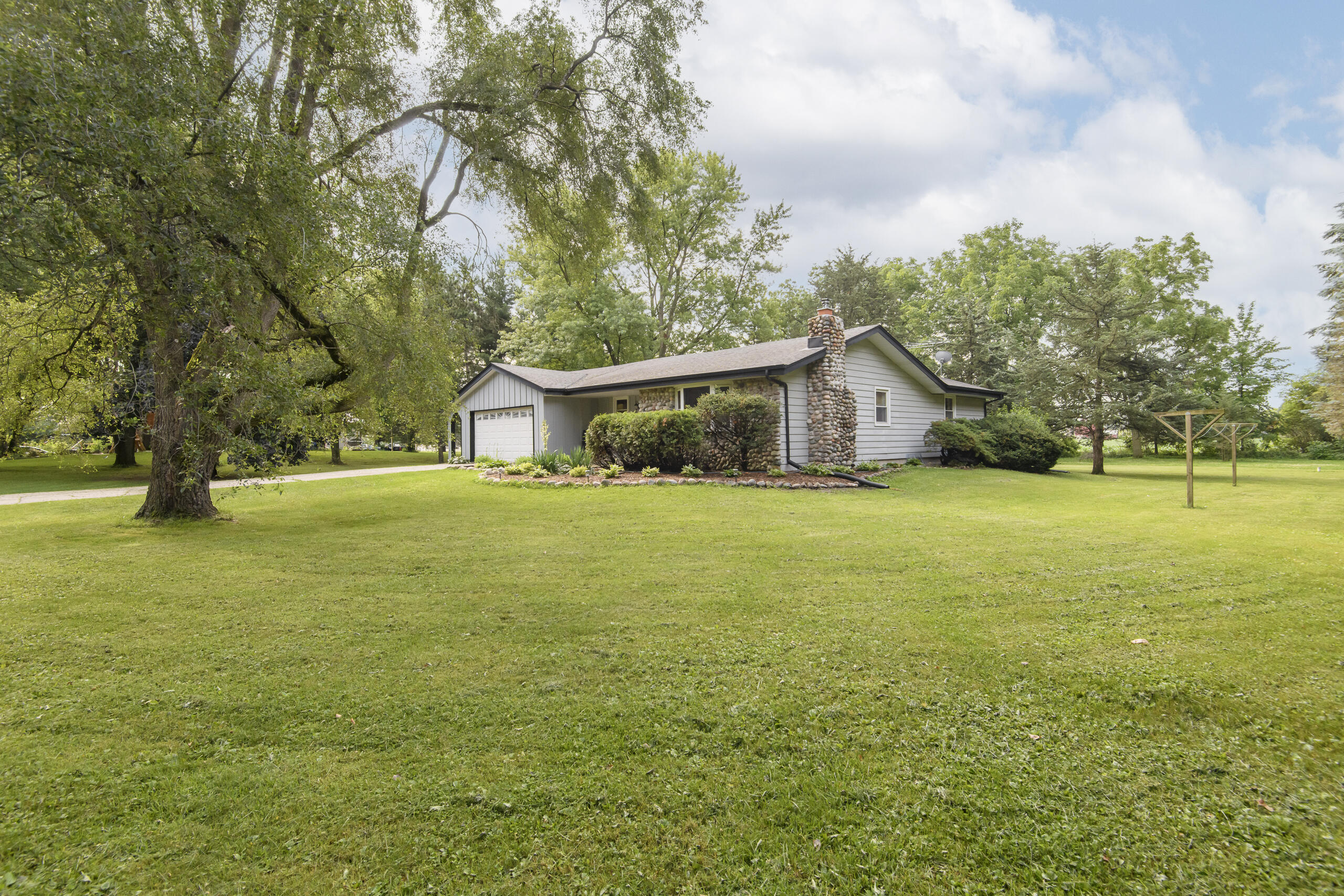W229 Lake Park Circle Road Concord, WI 53066 - Photo 1 of 35 1