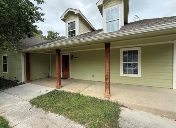 $344,900 | 400 North Ave A, Springtown, TX 76082
