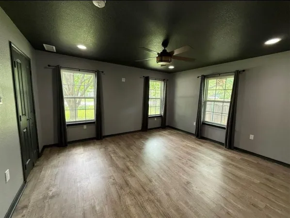 $344,900 | 400 North Ave A, Springtown, TX 76082
