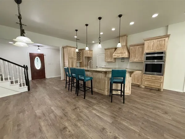 $344,900 | 400 North Ave A, Springtown, TX 76082