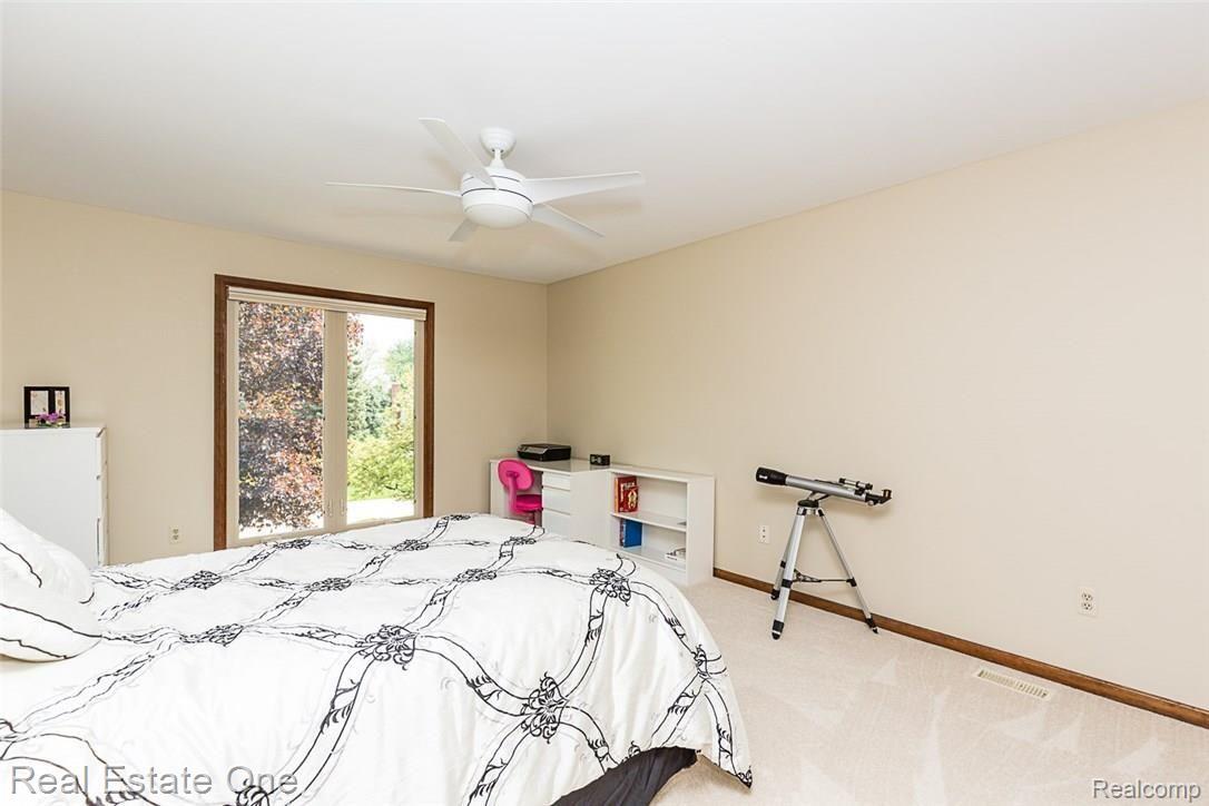1365 Kingspath Drive Rochester, MI 48306 - Photo 38 of 52 216.jpg