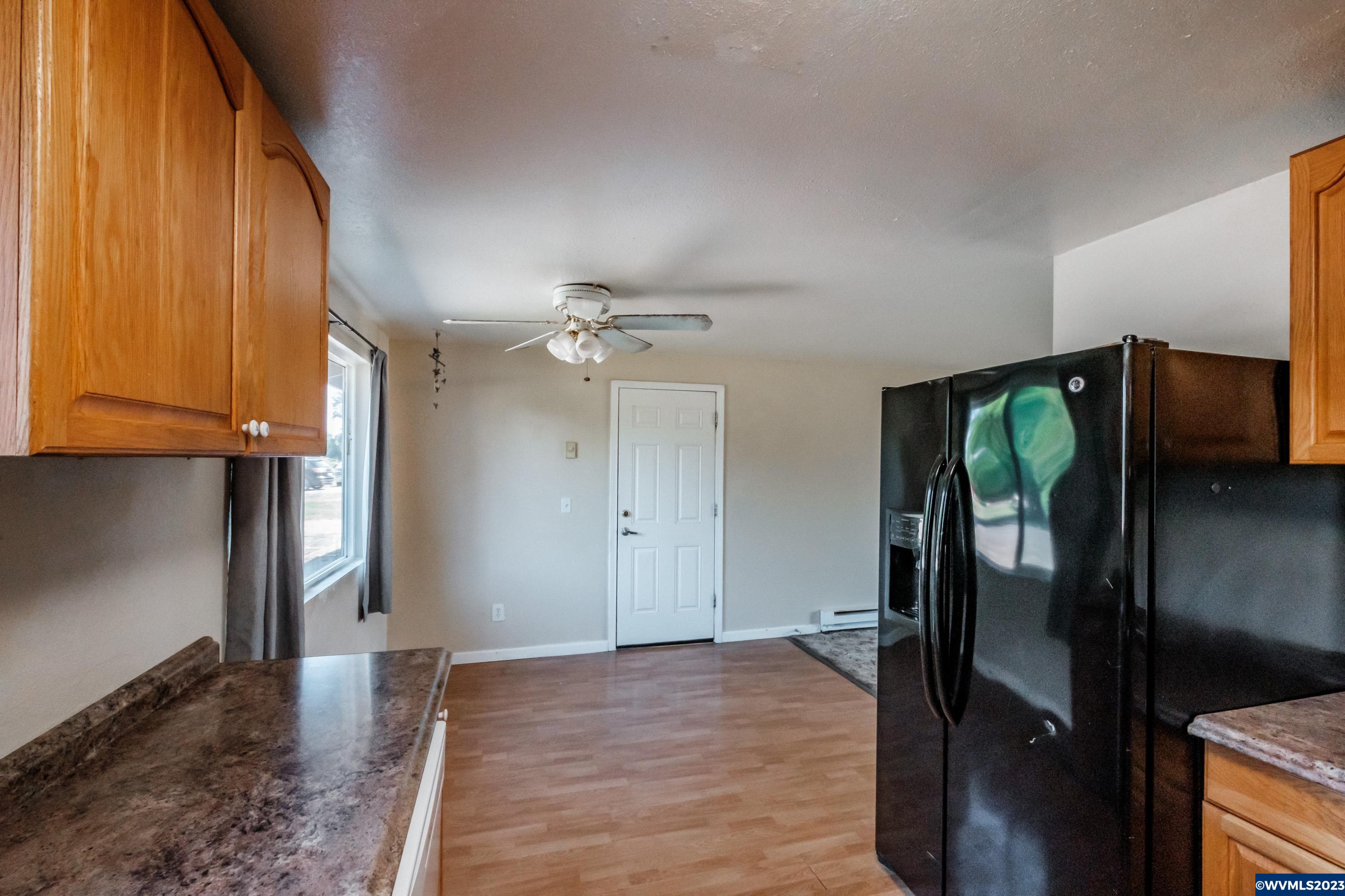 36372 Leslie Road Crabtree, OR 97374 - Photo 6 of 40 Gallery Image 6