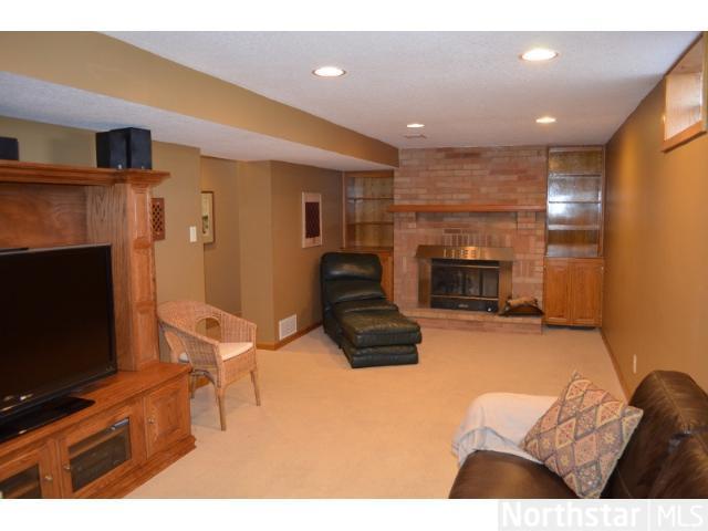 1414 Skyline Road Eagan, MN 55121 - Photo 11 of 18 Gallery Image 11