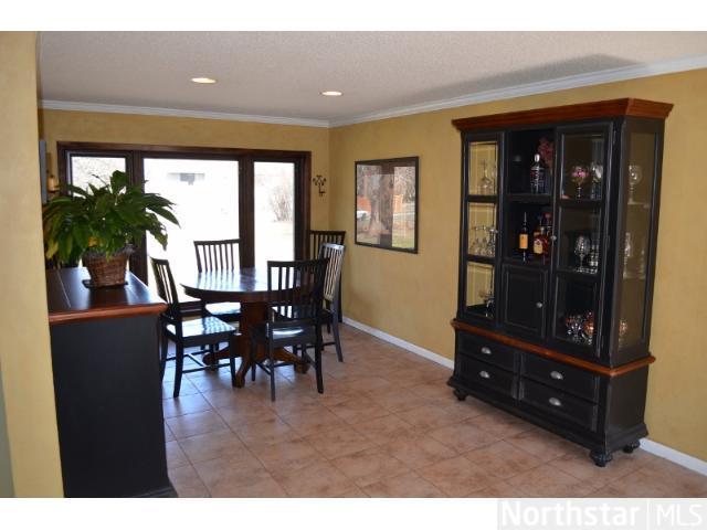 1414 Skyline Road Eagan, MN 55121 - Photo 4 of 18 Gallery Image 4