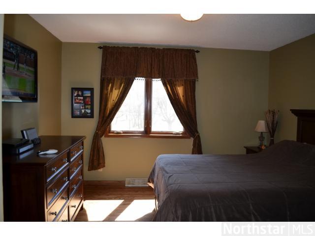 1414 Skyline Road Eagan, MN 55121 - Photo 7 of 18 Gallery Image 7