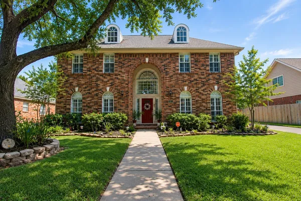 $2,800 | 2019 Rosalyn Court, Sugar Land, TX 77478