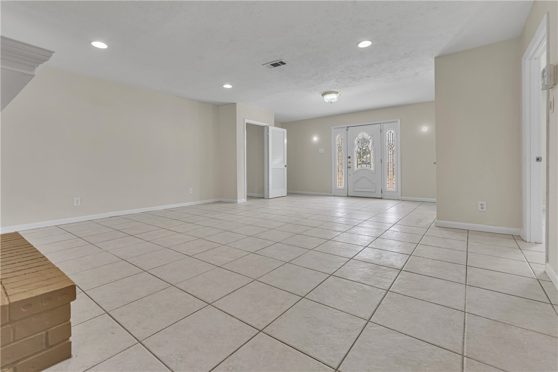 2201 Barak Lane Bryan, TX 77802 - Photo 3 of 19