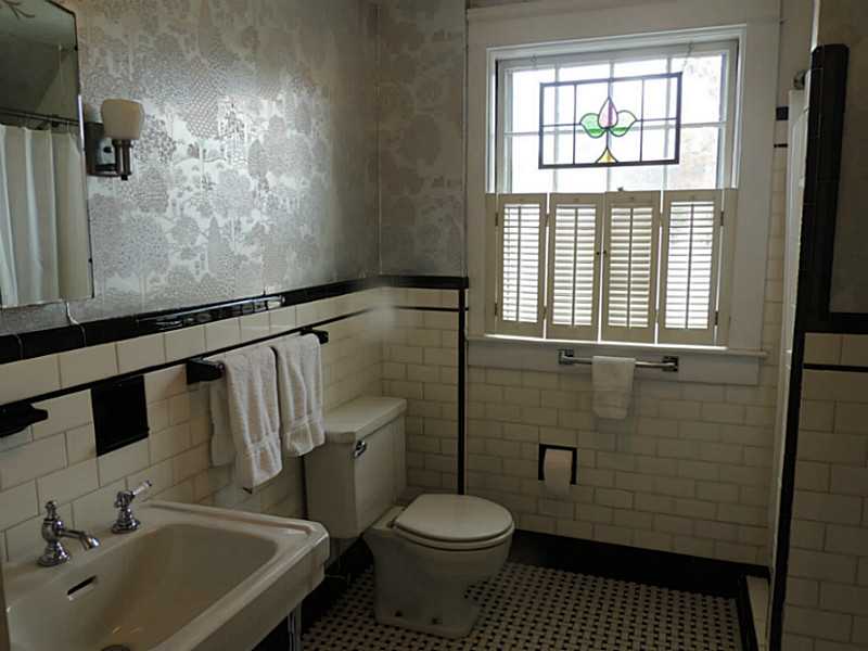 45 Aberdeen Road East Providence, RI 02915 - Photo 11 of 14 Bathroom.