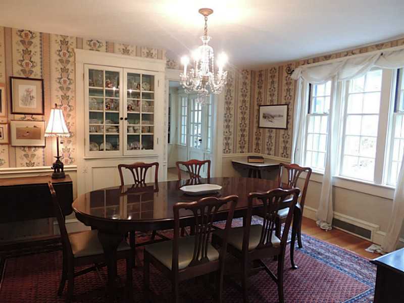 45 Aberdeen Road East Providence, RI 02915 - Photo 6 of 14 Dining Room. Dining room with two built ins.