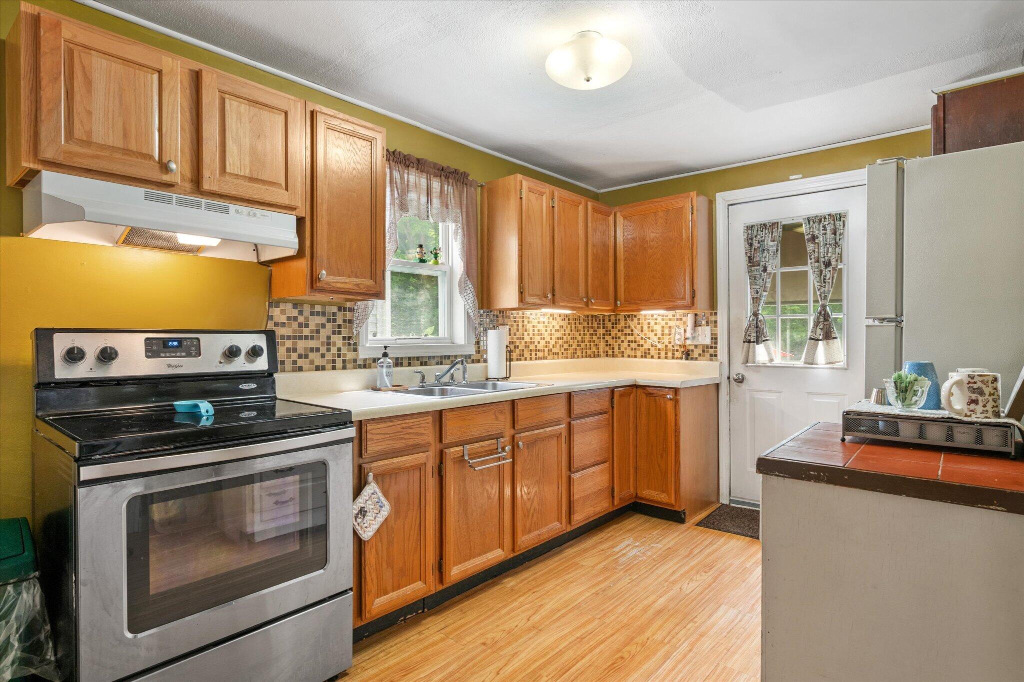 342 Grove Street Bangor, ME 04401 - Photo 7 of 35 07-Kitchen