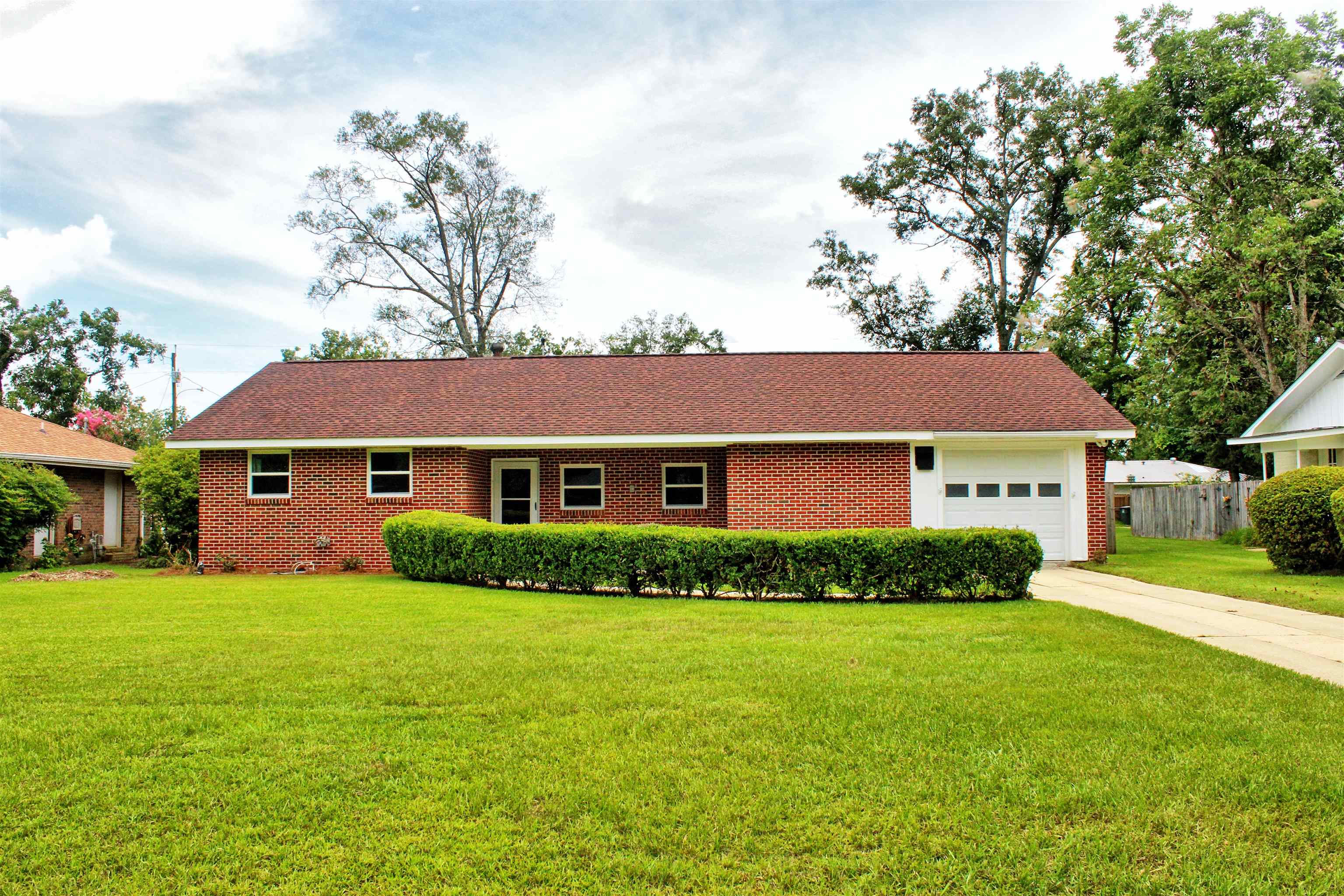 616 East Orange Avenue Foley, AL 36535 - Photo 1 of 19