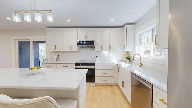 $620,000 | 7 Woodlawn Drive, Sturbridge, MA 01566