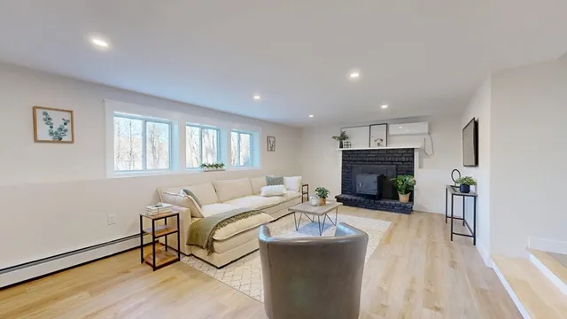 $620,000 | 7 Woodlawn Drive, Sturbridge, MA 01566