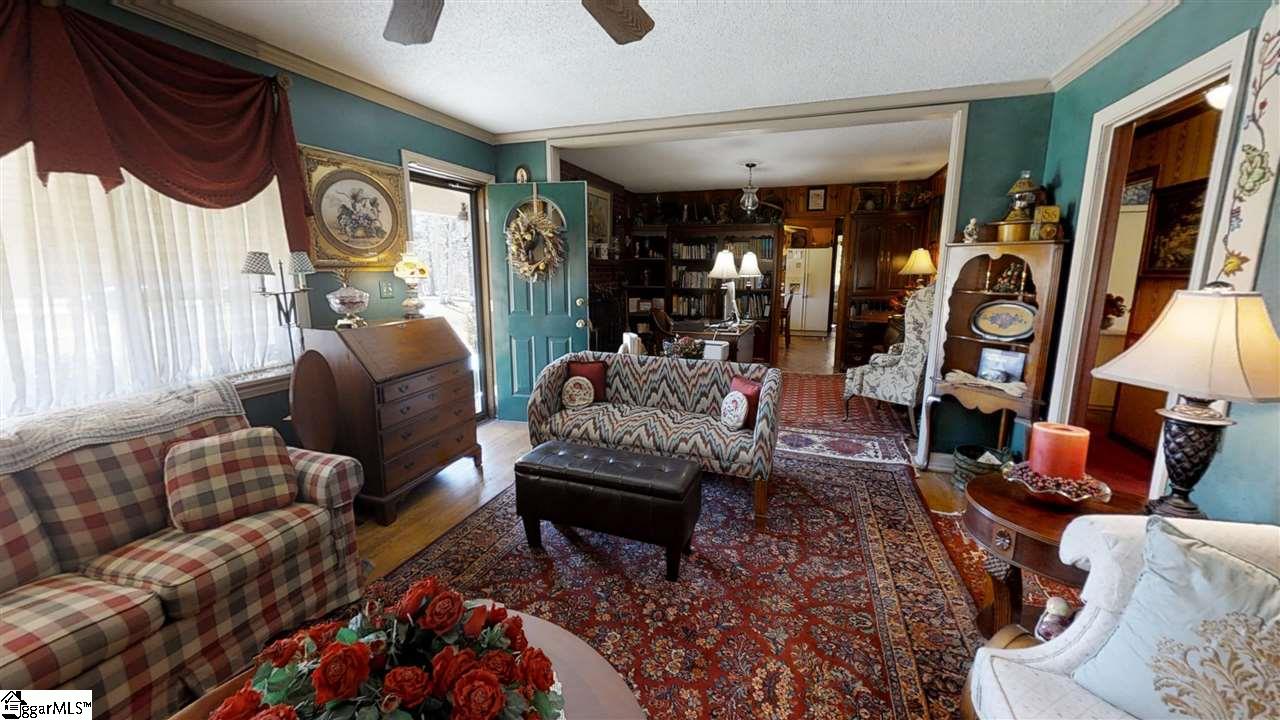 265 Willis Road Taylors, SC 29687 - Photo 11 of 34