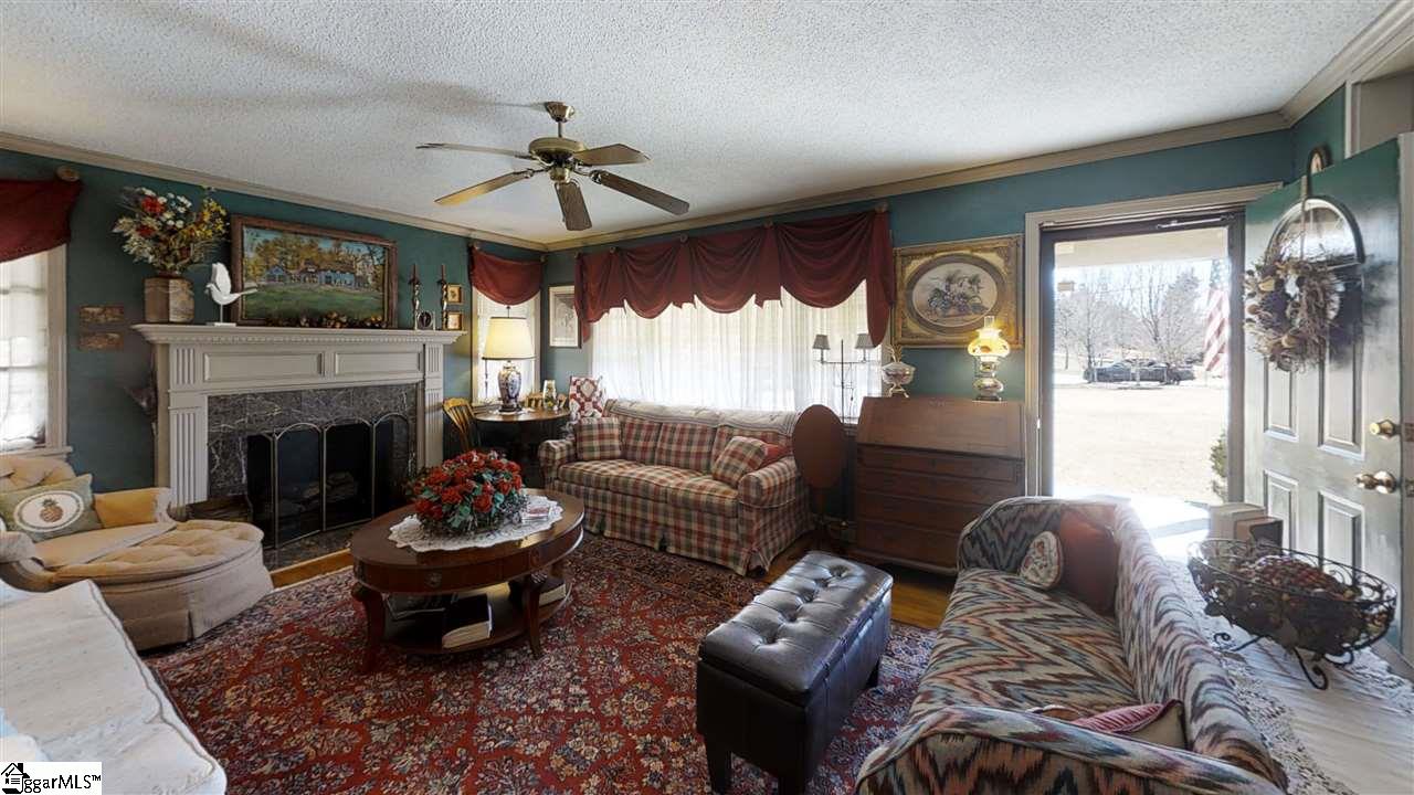 265 Willis Road Taylors, SC 29687 - Photo 12 of 34