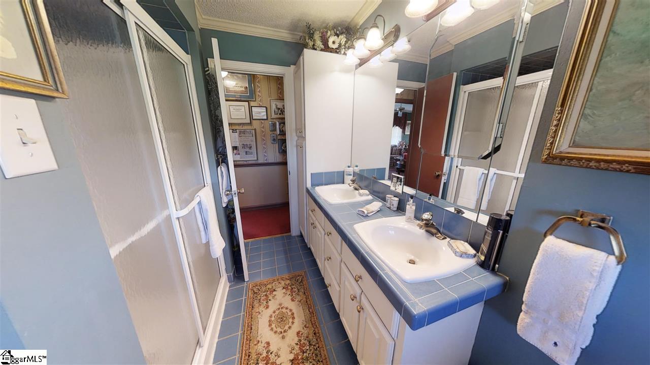 265 Willis Road Taylors, SC 29687 - Photo 20 of 34
