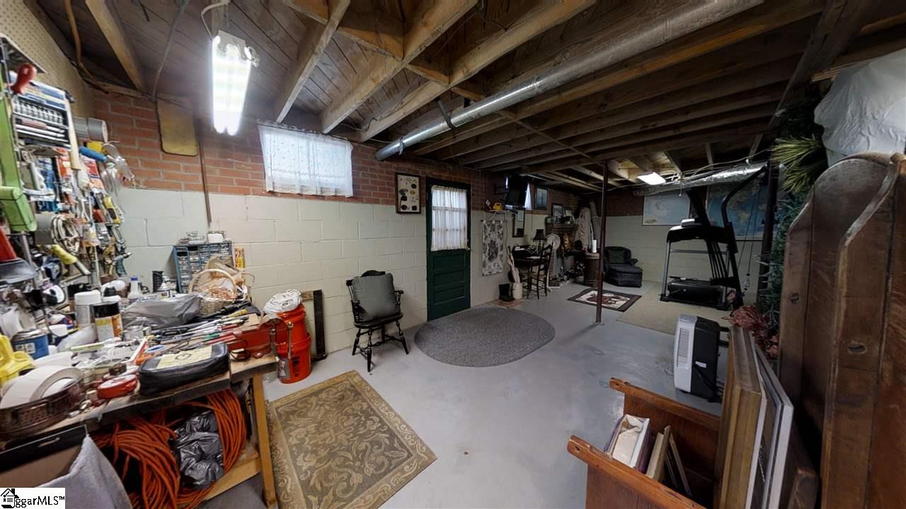 265 Willis Road Taylors, SC 29687 - Photo 28 of 34