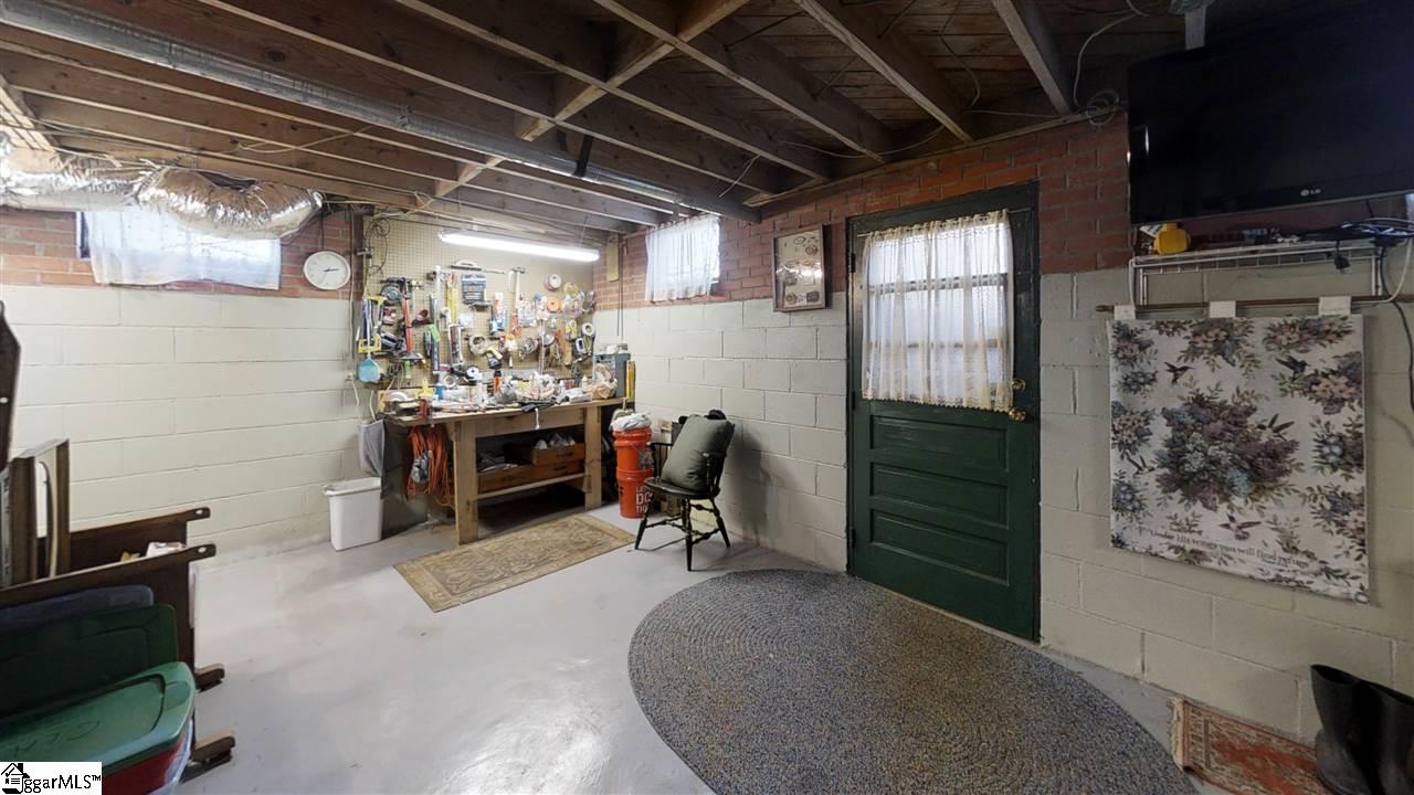 265 Willis Road Taylors, SC 29687 - Photo 29 of 34