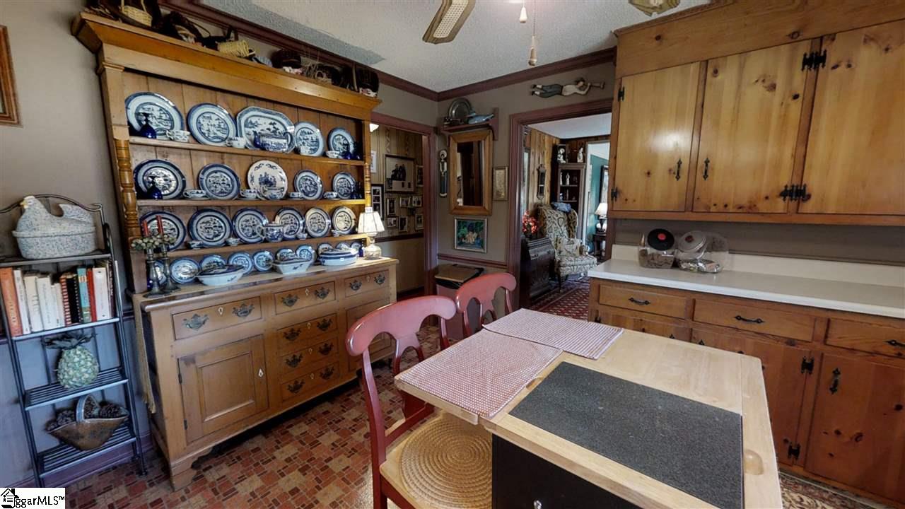 265 Willis Road Taylors, SC 29687 - Photo 8 of 34