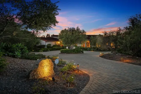 $6,995,000 | 8084 Entrada De Luz East, San Diego, CA 92127