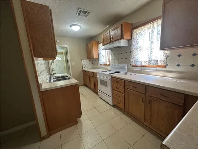 $75,000 | 1203 Locust Street, Pleasanton, KS 66075